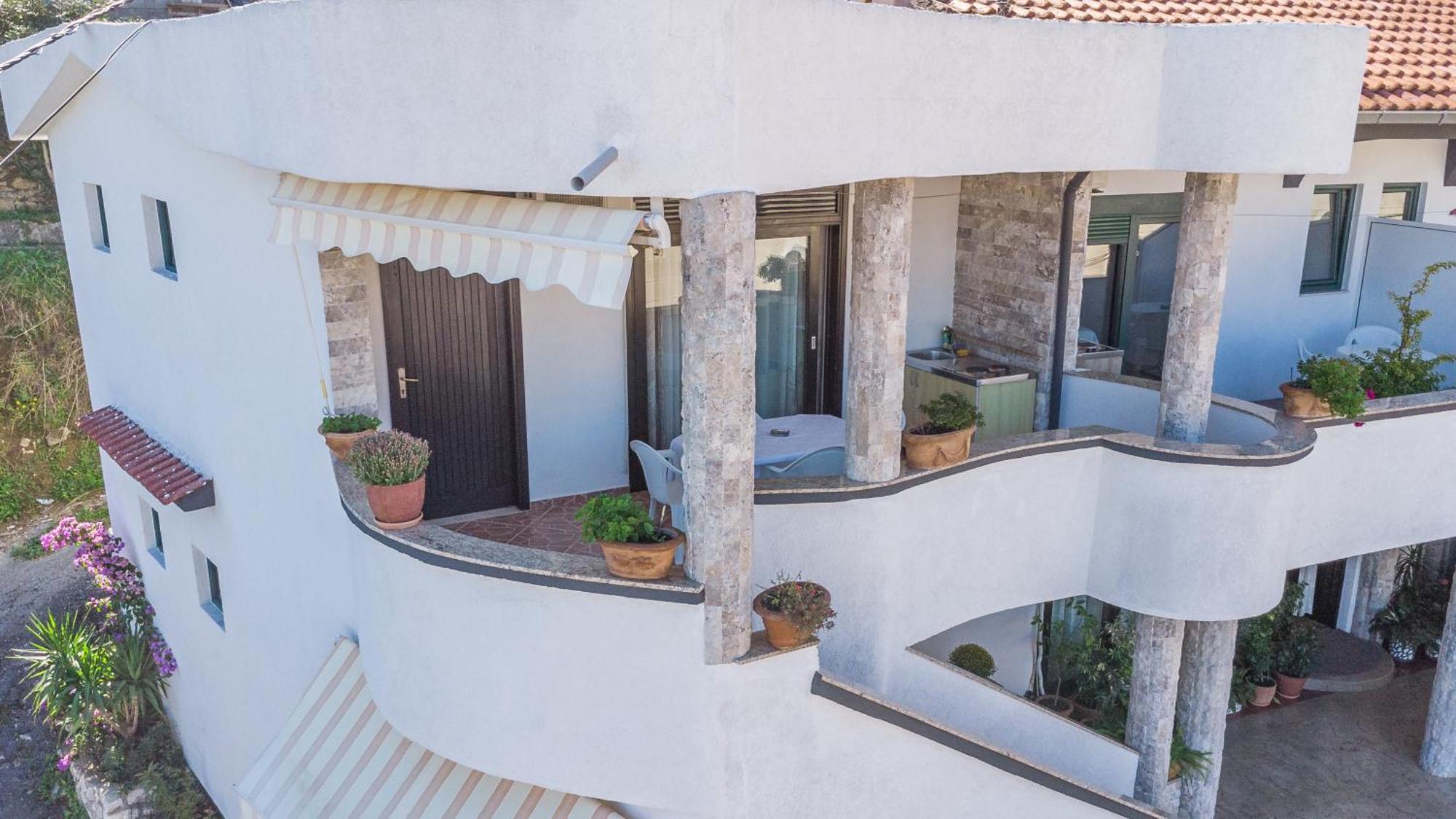 Apartments Ishmi In Center Of Ulcinj Room photo