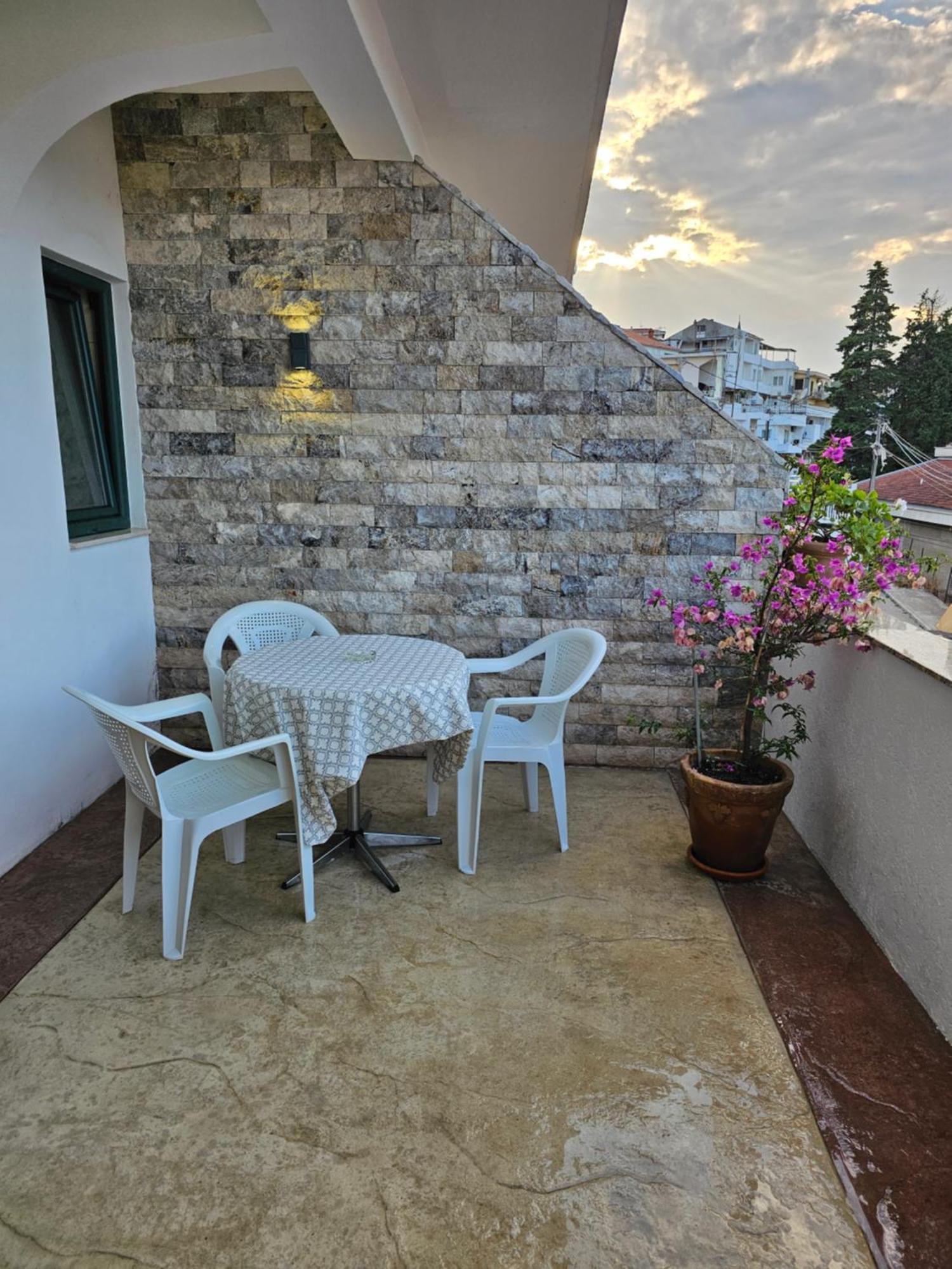 Apartments Ishmi In Center Of Ulcinj Exterior photo