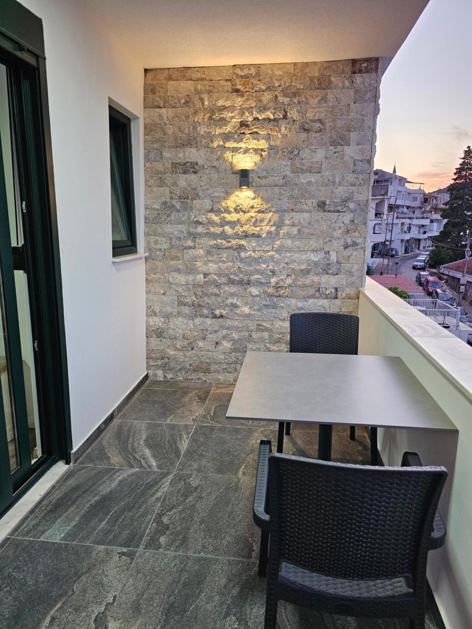 Apartments Ishmi In Center Of Ulcinj Exterior photo