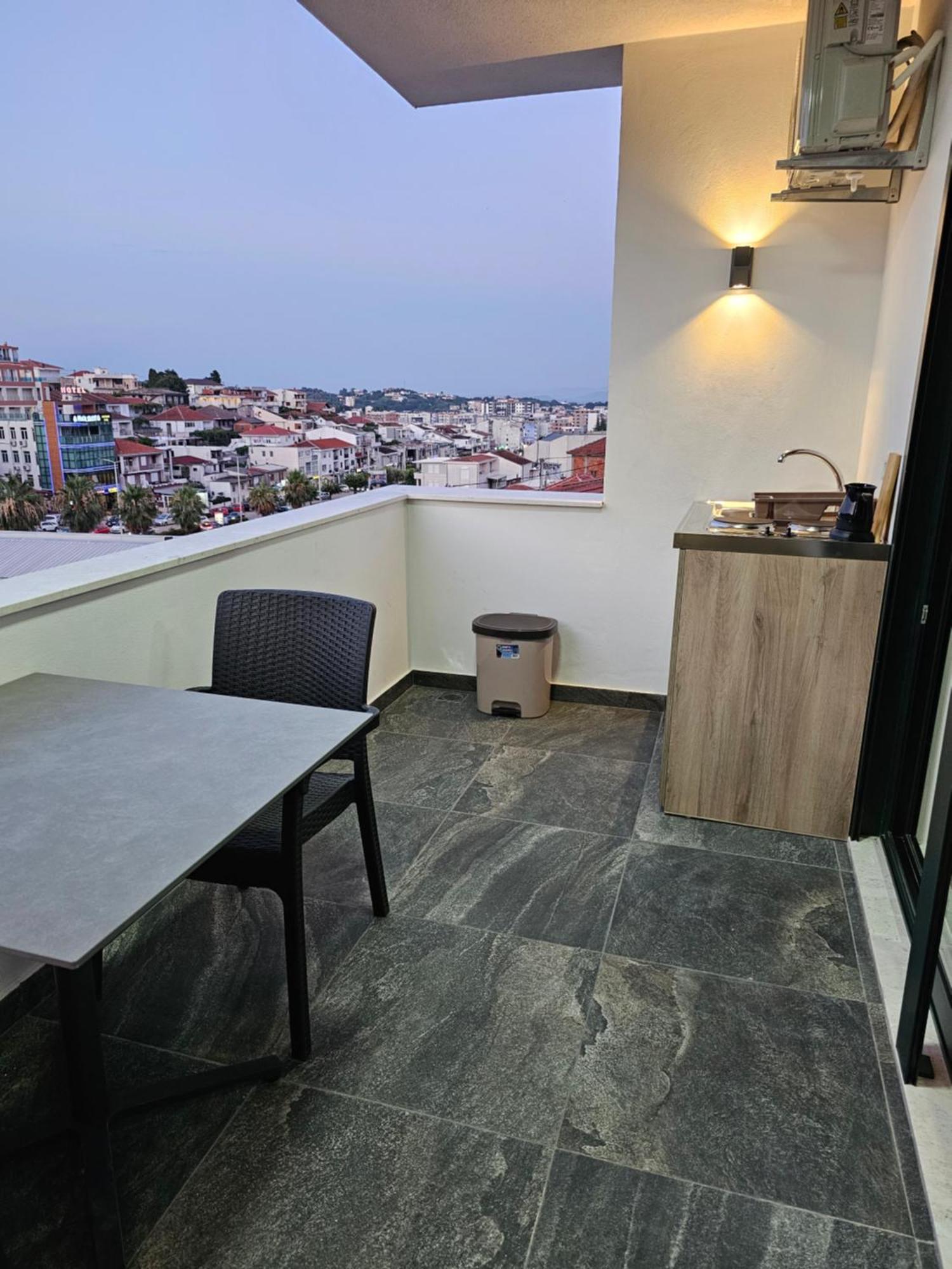 Apartments Ishmi In Center Of Ulcinj Exterior photo