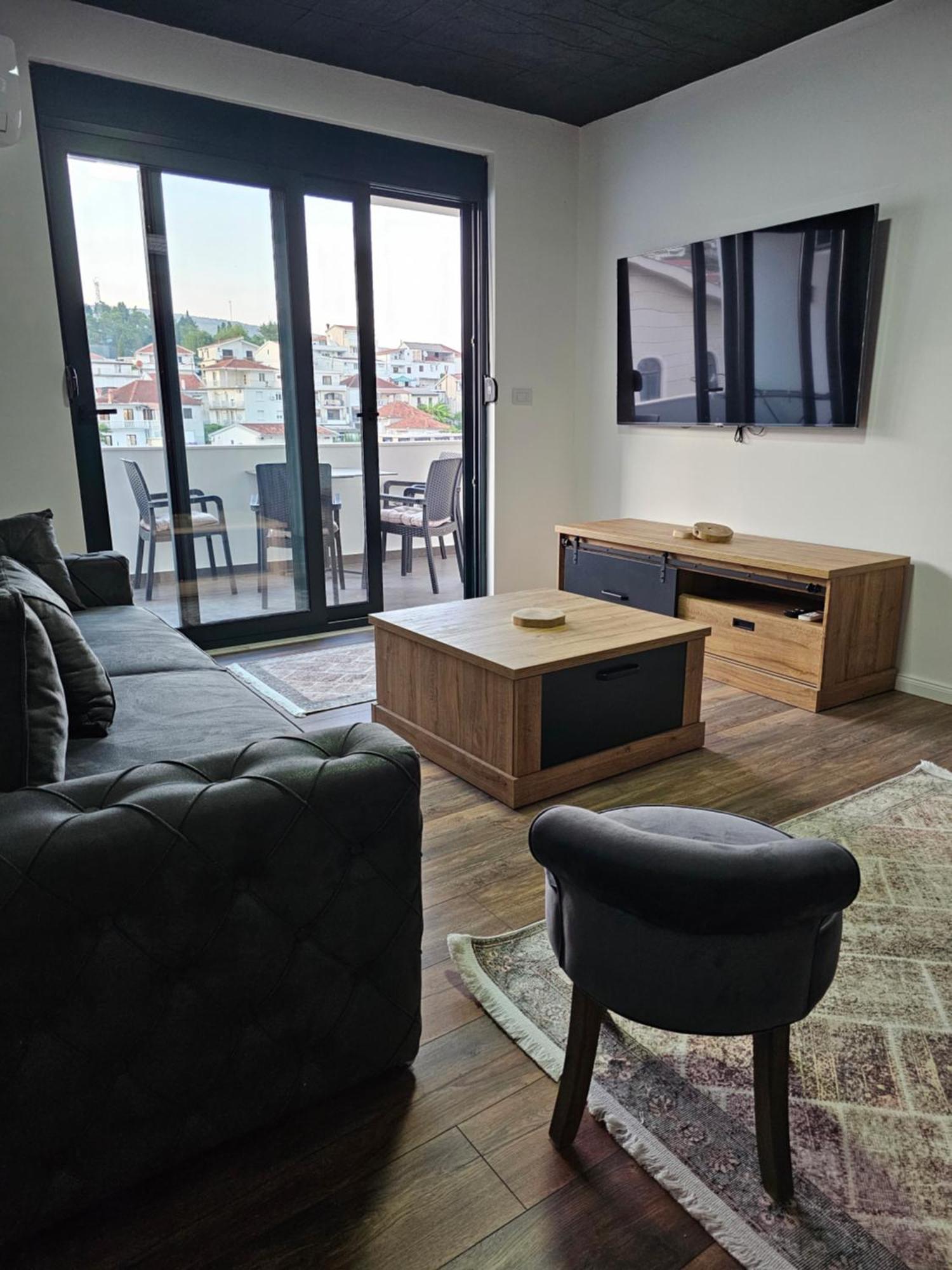 Apartments Ishmi In Center Of Ulcinj Exterior photo