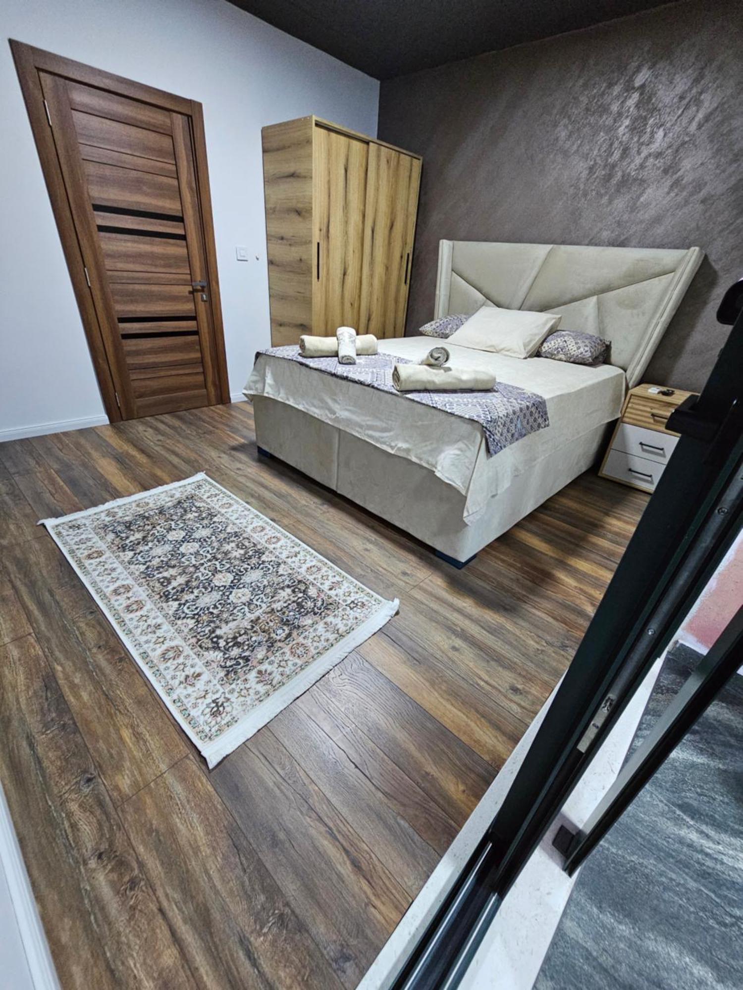 Apartments Ishmi In Center Of Ulcinj Exterior photo