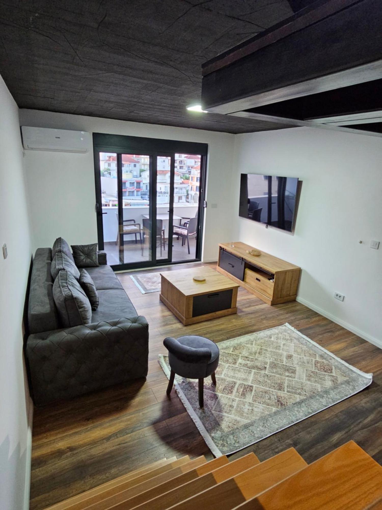 Apartments Ishmi In Center Of Ulcinj Exterior photo